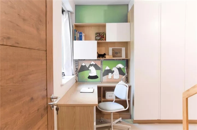 多功能家具能节约空间 比如小户型的书桌柜