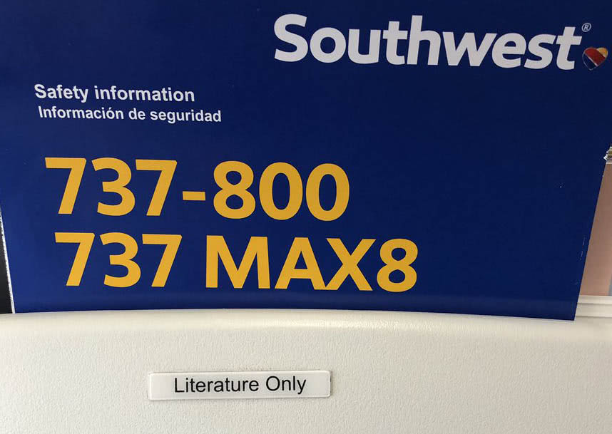 飞机用错安全须知怎么回事 飞机座椅上贴着737标示