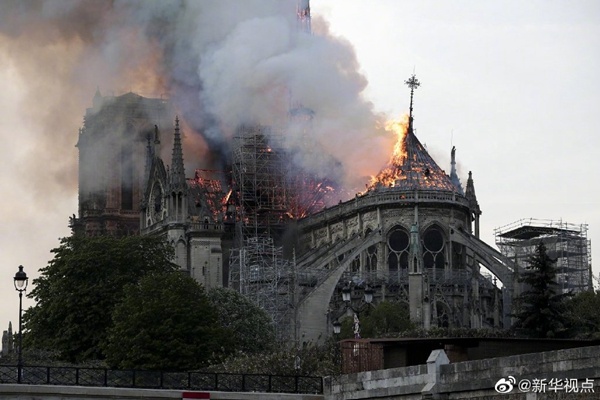 巴黎圣母院火灾调查 延时摄影或提供“关键线索”
