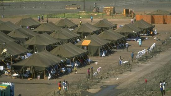 被拘移民激增 美国考虑将儿童安置在关塔那摩基地