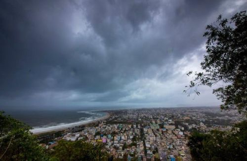 印度20年来最强热带气旋现场图曝光 最强热带气旋来了印度当局怎么做