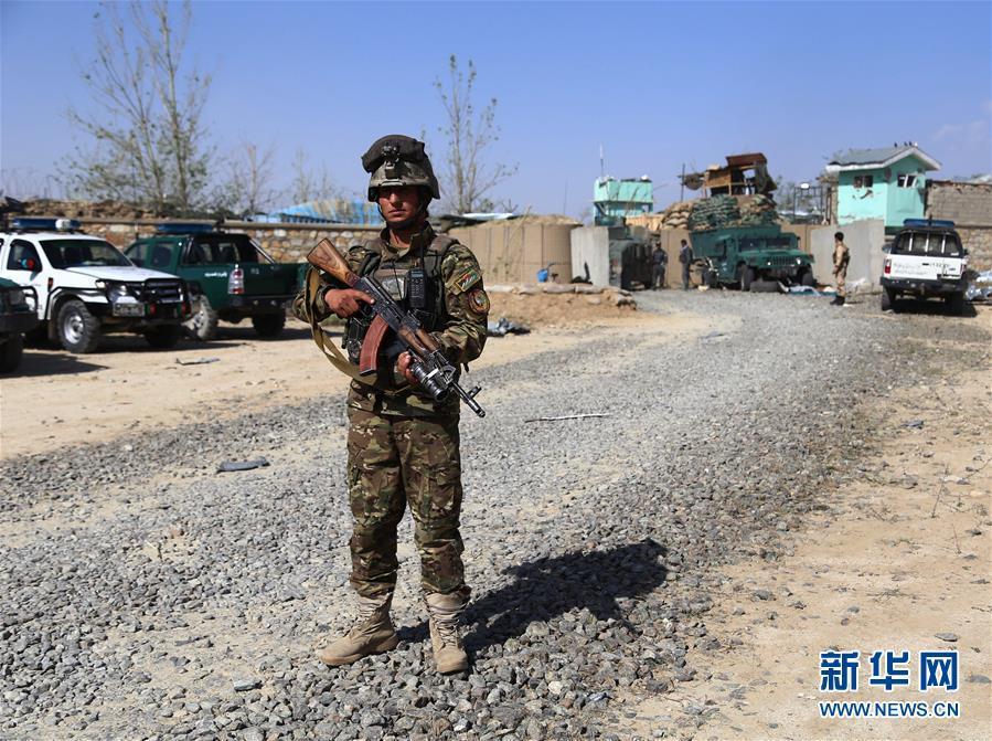 阿富汗加兹尼省一警察局遭自杀式汽车炸弹袭击 致8死7伤