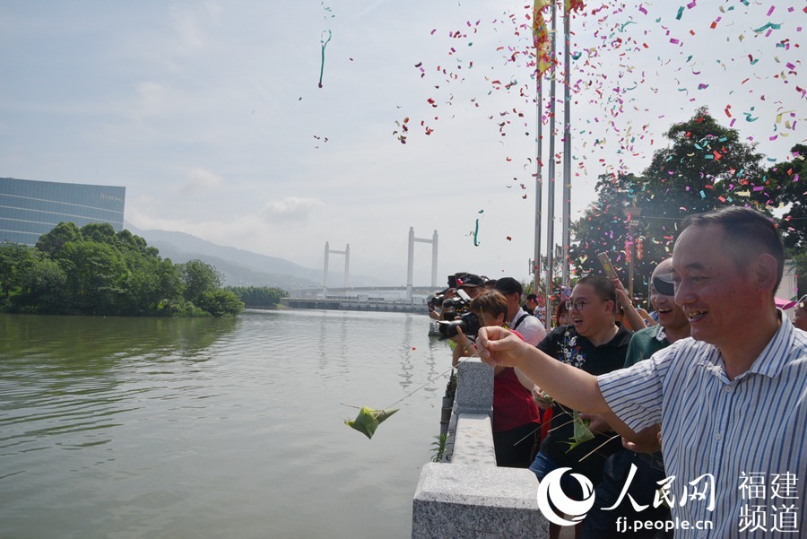 福州“古村端午会”为民众带来别样的传统节日文化体验