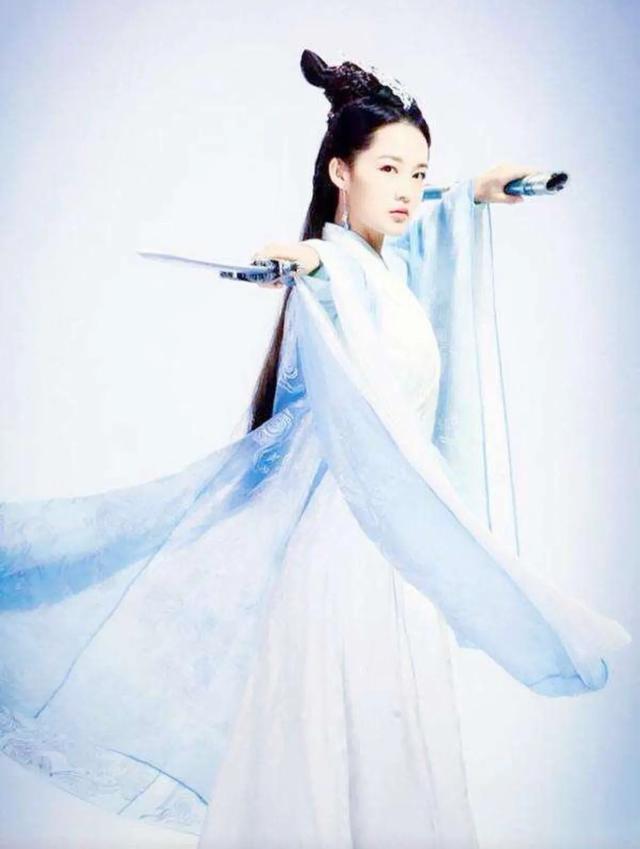 李沁再塑九天仙子陆雪琪,超凡脱尘的俊逸造型,凛然中却自有睥睨