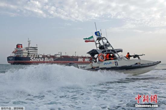 英国油轮遭伊朗扣押 航运公司向伊申请探望船员