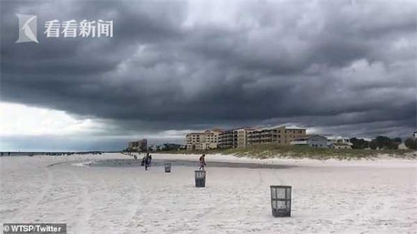美国佛罗里达州海滩发生雷击 一道闪电劈中8人