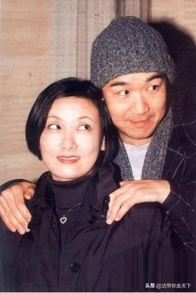 张国立邓婕养子正脸照首曝光 夫妻俩用餐后开车带男孩回家