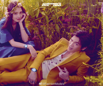 向佐郭碧婷首次封面合体，向佐宠爱郭碧婷细节曝光太甜了