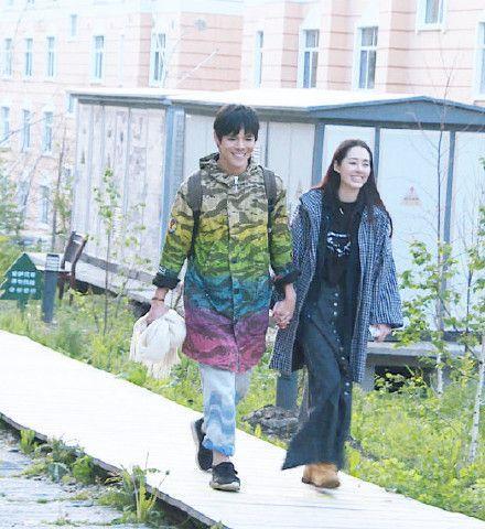 向佐郭碧婷认爱后首次封面合体，直接把&ldquo;狗粮&rdquo;撒到了时尚杂志