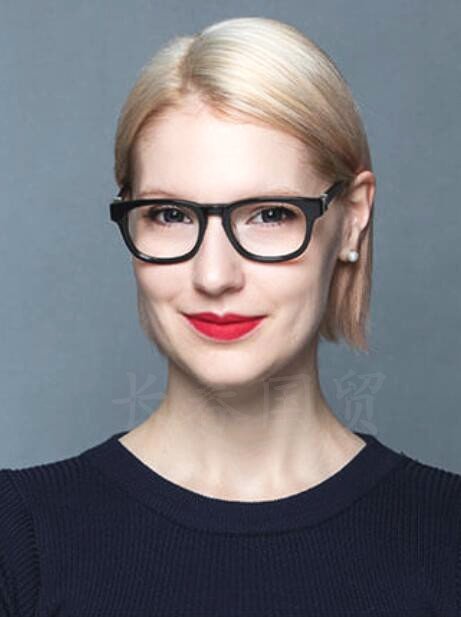 撒贝宁小13岁外籍妻子近照曝光，结婚三年，如今李白变成这样了！