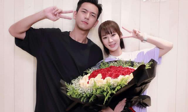 杨紫到底有多火？亲爱的热爱的热播之后杨紫现身机场