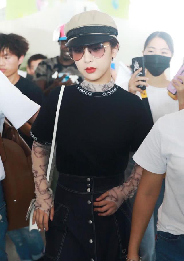 杨紫到底有多火？亲爱的热爱的热播之后杨紫现身机场