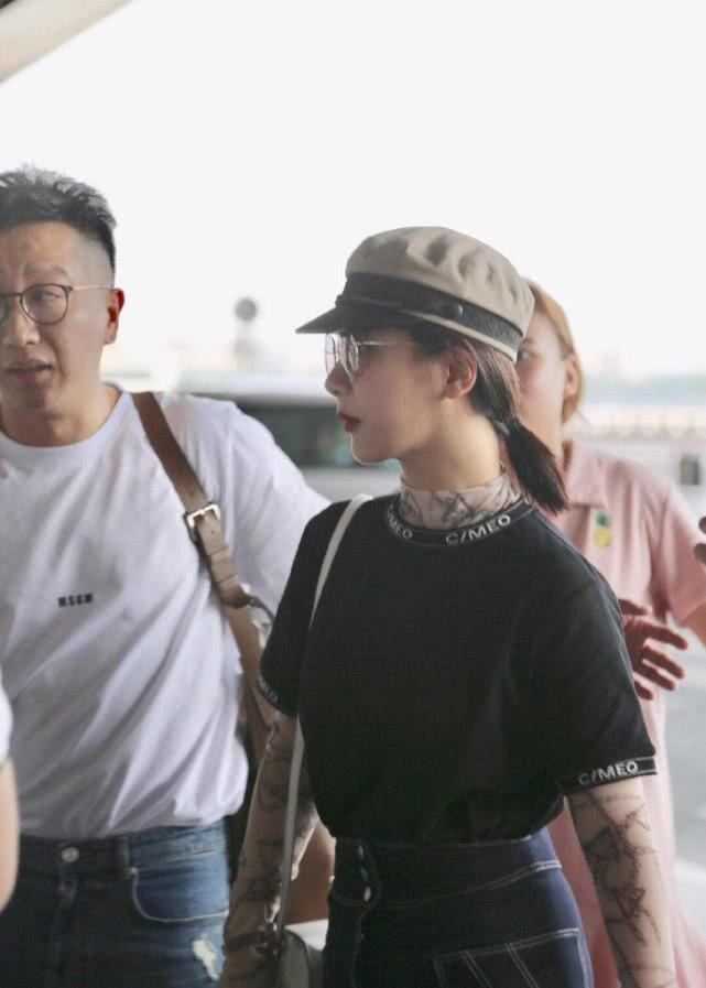 杨紫到底有多火？亲爱的热爱的热播之后杨紫现身机场
