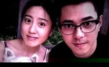 李晨妻子被曝怀三胎 夫妻二人外出共进晚餐孕照首曝光