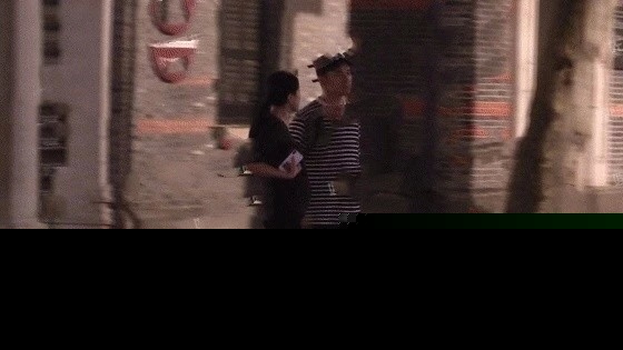 李晨妻子被曝怀三胎 夫妻二人外出共进晚餐孕照首曝光