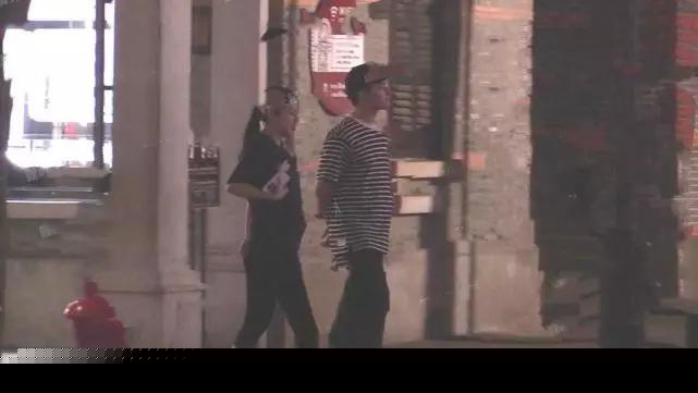 李晨妻子被曝怀三胎 夫妻二人外出共进晚餐孕照首曝光