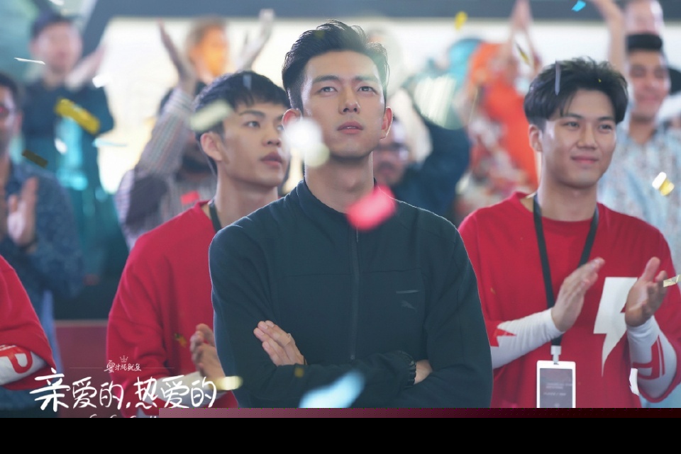 李现回应韩商言脚臭误会，指明是杨紫主导了一切，事后杨紫道歉了（2）