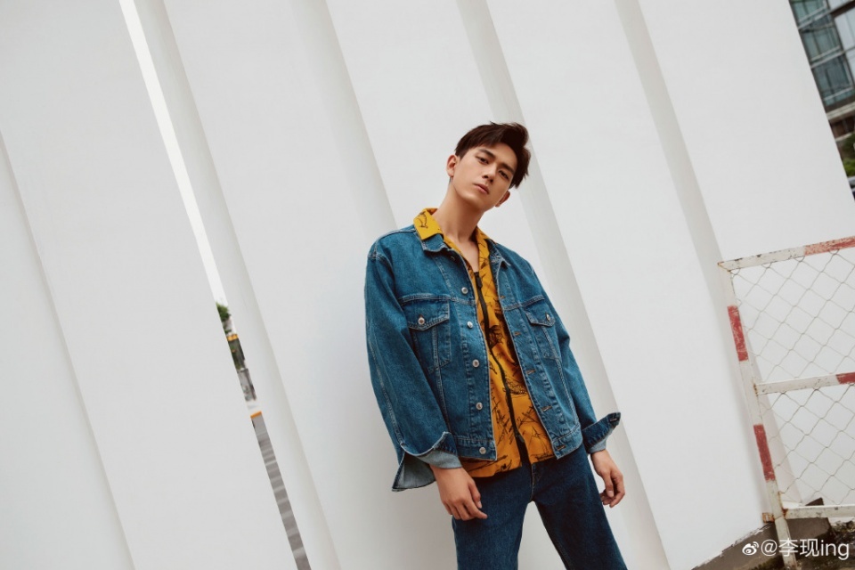 李现回应韩商言脚臭误会，指明是杨紫主导了一切，事后杨紫道歉了（2）