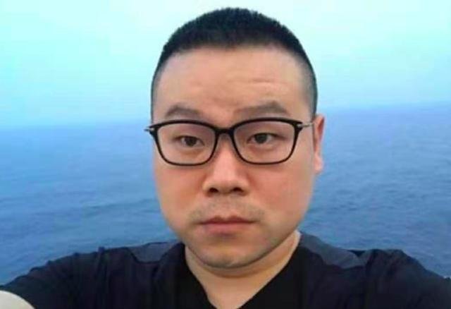 岳云鹏2个女儿正面照曝光，7岁大女儿简直和岳云鹏复制粘贴