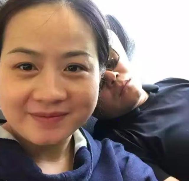 岳云鹏2个女儿正面照曝光，7岁大女儿简直和岳云鹏复制粘贴