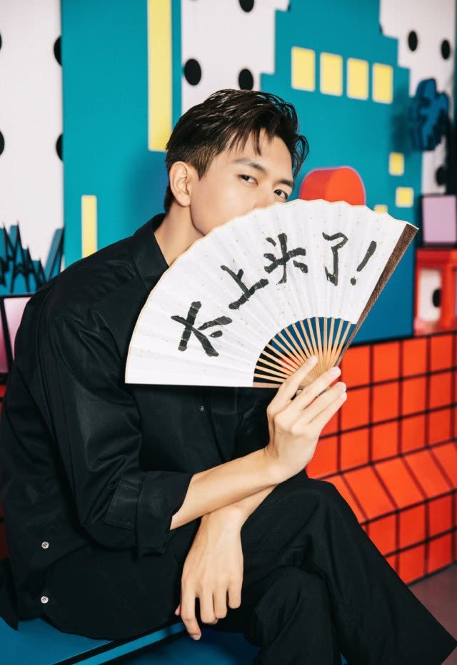 韩商言再传绯闻，李现王紫璇曾一起健身，早年酒店同框照曝光