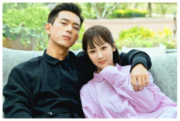 亲爱的热爱的三对cp，佟年爱得卑微，亚亚助攻小米，最后一对太假