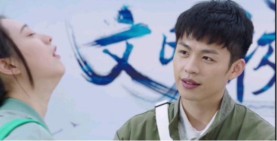 亲爱的热爱的三对cp，佟年爱得卑微，亚亚助攻小米，最后一对太假（2）