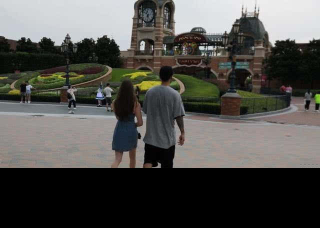 蒋劲夫女友正面照！女生肤白貌美身材姣好疑家境优渥（2）