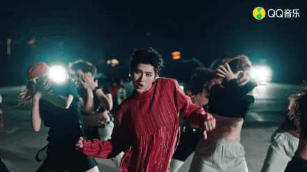 蔡徐坤新歌YOUNG在线试听地址，蔡徐坤新歌mv在哪里看