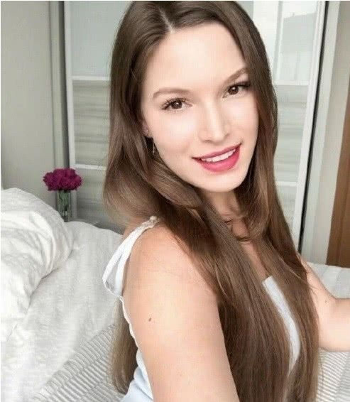 蒋劲夫外籍新女友身份曝光 julieta系超级富二代身材非常火辣