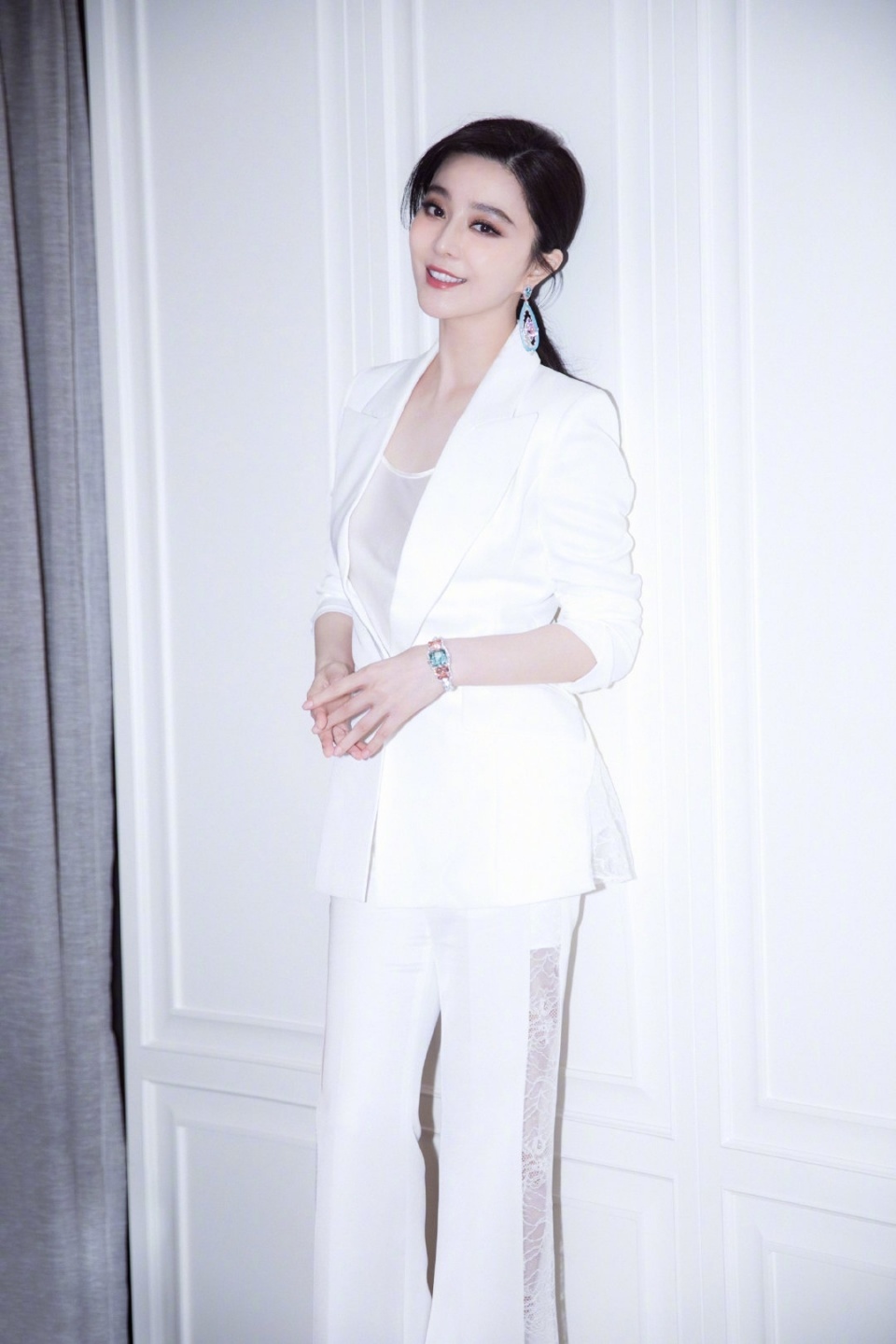 范冰冰这是怎么了？发型选错妆容也出问题，未修图脸胖一圈认不出