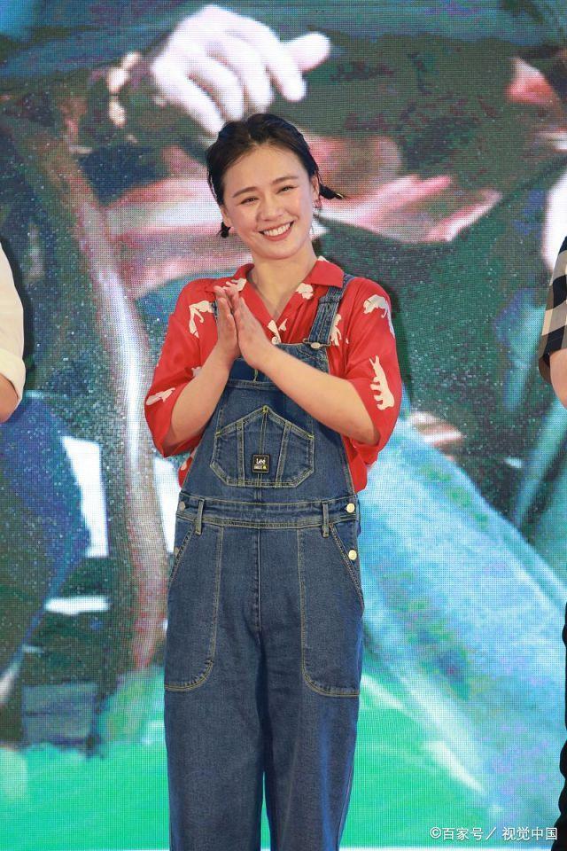 马思纯咋胖成这样了？憨厚朴实手像个莲藕，网友：看起来得有130