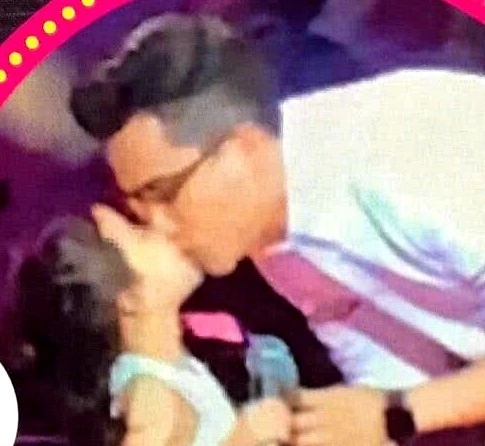 杨幂现身美国机场疲惫不见活力，工作强度太大，难怪不能照顾女儿