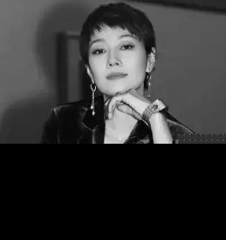 文章宣布离婚后首现身 喝闷酒被女助理搀走为得到上海户口才官宣？