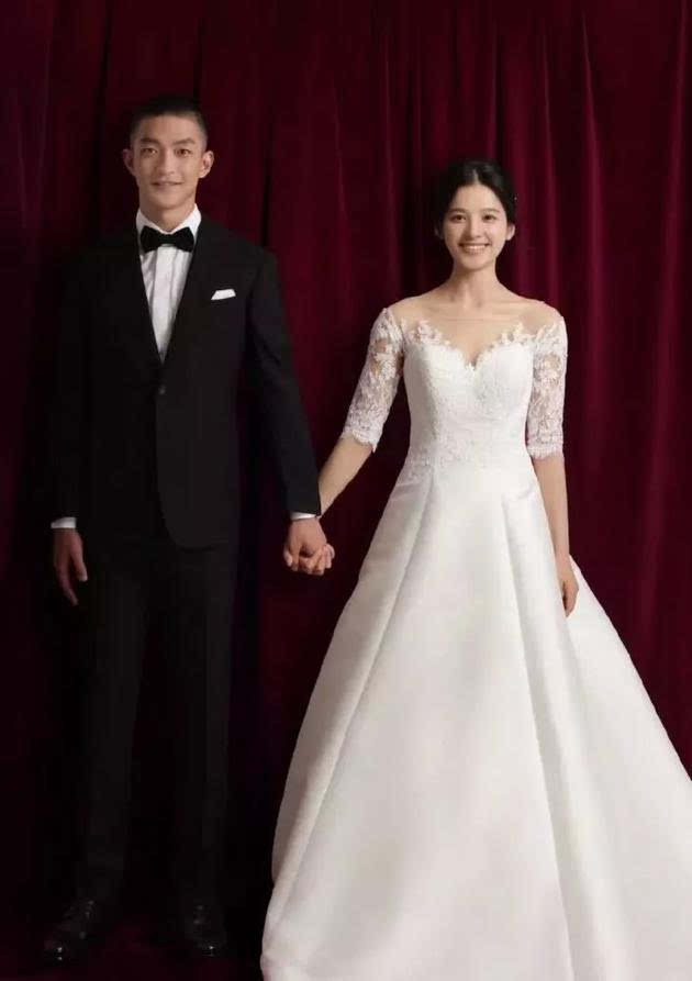 屈楚萧与张婧仪互动频繁疑似交往 女方秒删照片引网友猜测