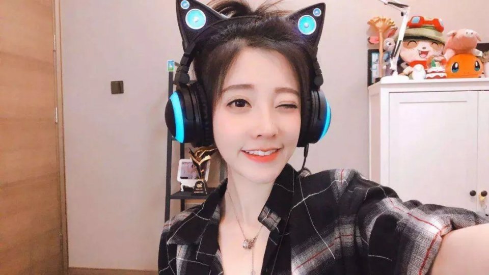 萝莉网红直播翻车变大妈是怎么回事？乔碧萝殿下人气到底有多旺？