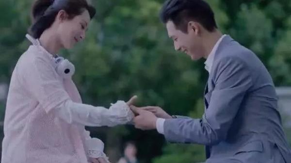 亲爱的热爱的大结局 韩商言为什么穿灰色西装