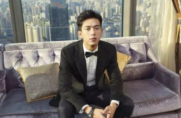 亲爱的热爱的大结局 韩商言为什么穿灰色西装