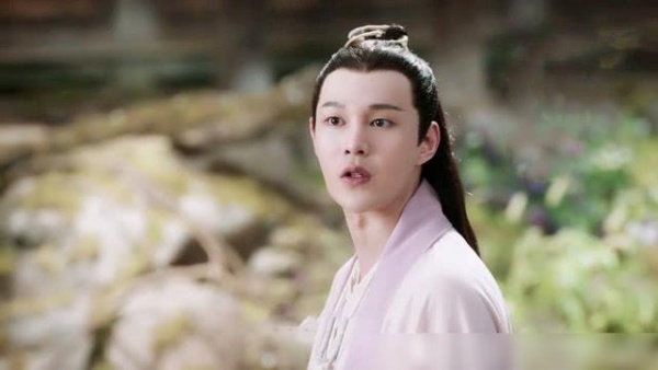 宸汐缘：露出真身九宸霸气花蓼可爱 灵汐让人眼前一亮