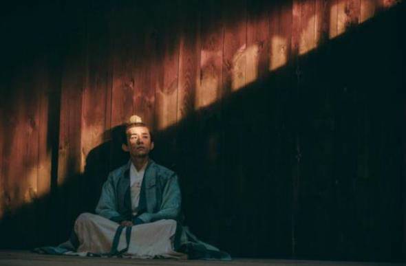 易烊千玺大学生活照片，易烊千玺在大学什么样，易烊千玺大学女朋友叫什么