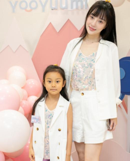 李小璐近照曝光大变模样，素颜状态瘦到脱相略显憔悴【组图】