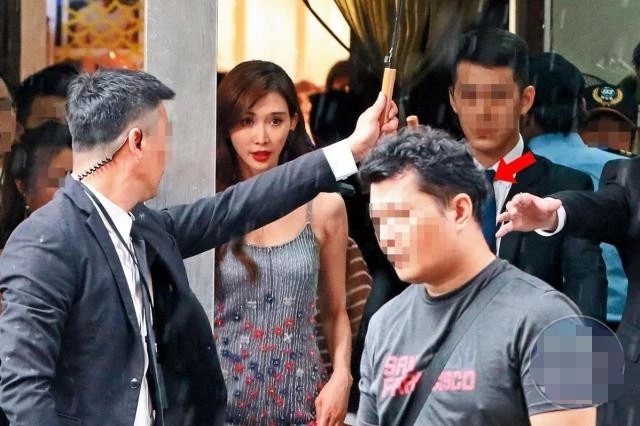 台媒拍到林志玲与人工受孕团队接触，“造人”绝密文件意外曝光