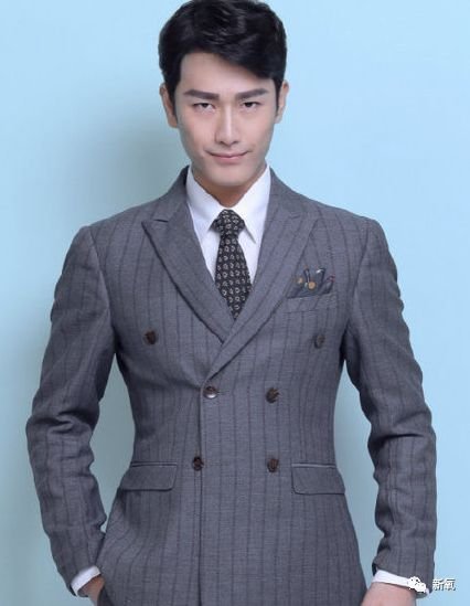 被郭敬明封杀后朱梓骁去当售货员了？木棍鼻子饺子下巴太吓人了