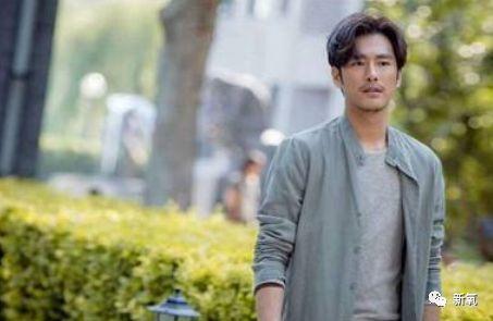 被郭敬明封杀后朱梓骁去当售货员了？木棍鼻子饺子下巴太吓人了