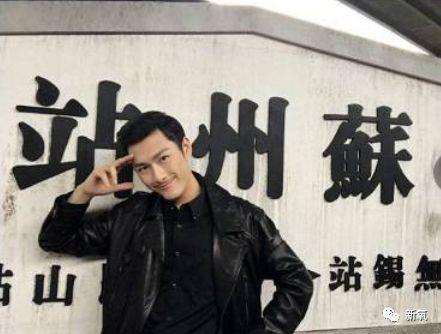 被郭敬明封杀后朱梓骁去当售货员了？木棍鼻子饺子下巴太吓人了