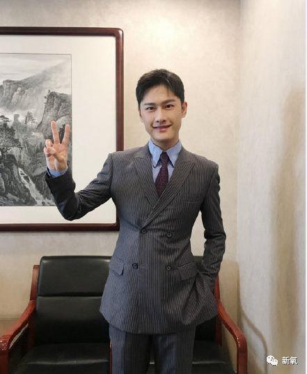 被郭敬明封杀后朱梓骁去当售货员了？木棍鼻子饺子下巴太吓人了