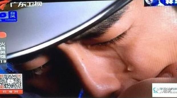 被郭敬明封杀后朱梓骁去当售货员了？木棍鼻子饺子下巴太吓人了