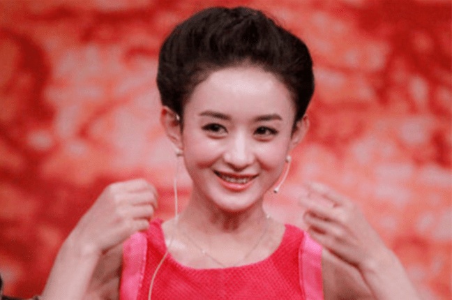 赵丽颖被问婚后是否会藏私房钱，耿直回答4个字，字字笑趴冯绍峰