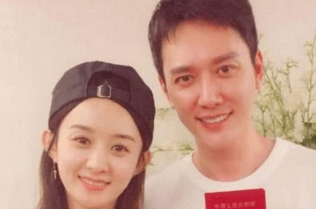 赵丽颖被问婚后是否会藏私房钱，耿直回答4个字，字字笑趴冯绍峰