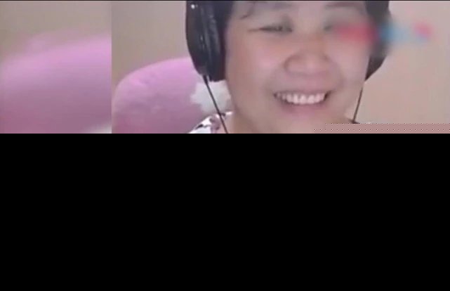 乔碧萝殿下直播失误却名利双收，遭宅男抵制后正式宣布停播